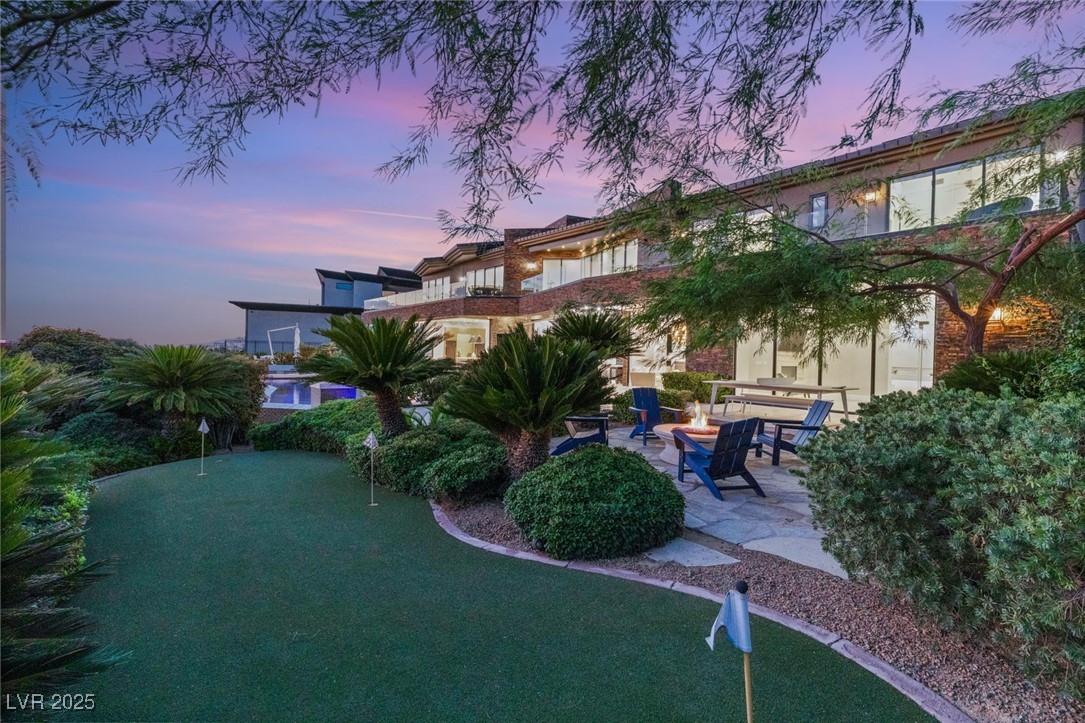 569 Lairmont Place