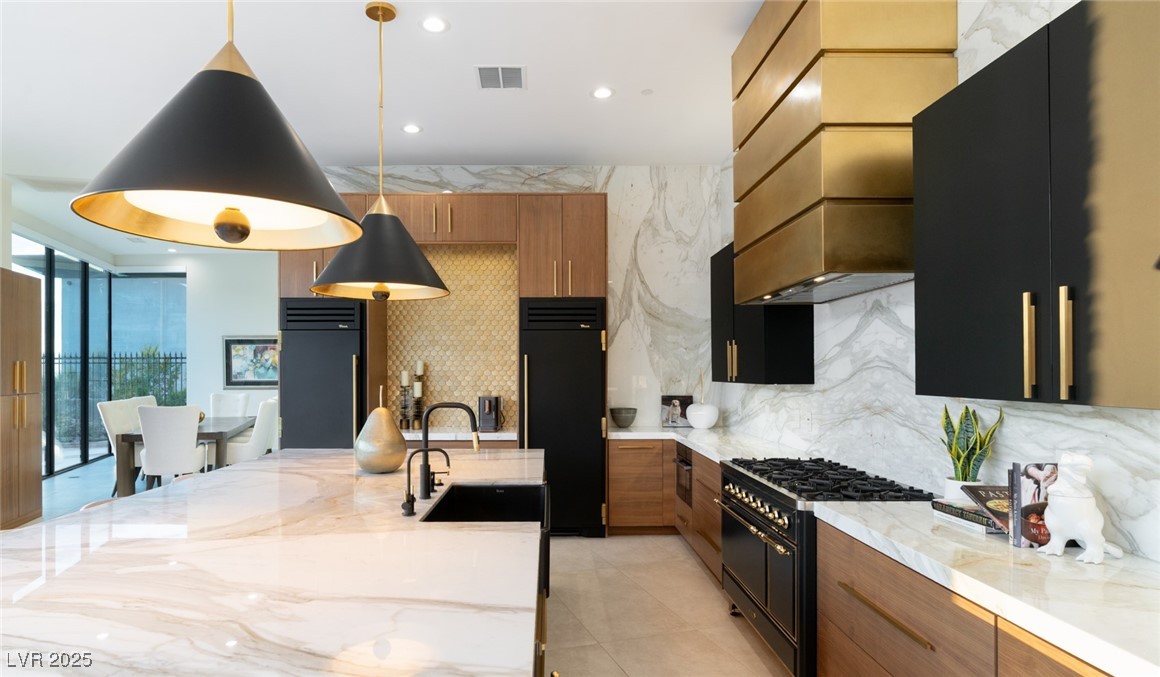 569 Lairmont Place