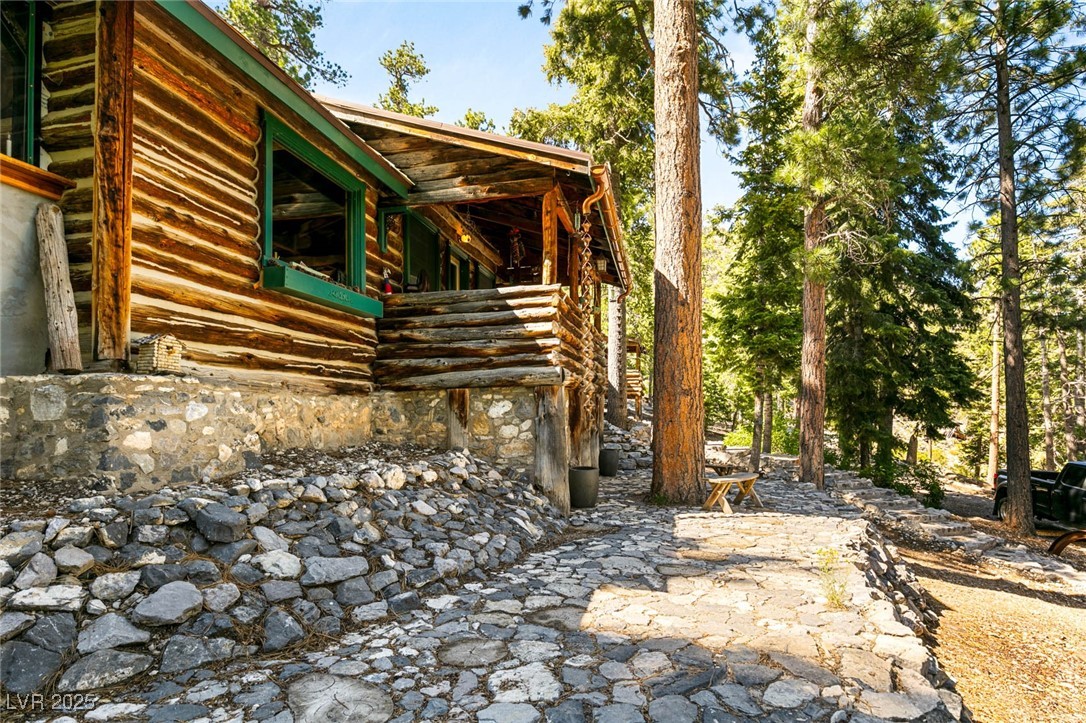 4085 Cougar Ridge Trail