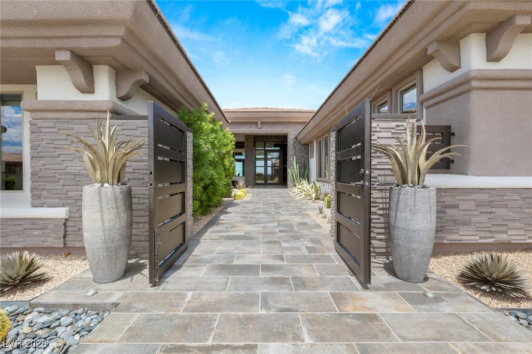 5 Golf Crest Court