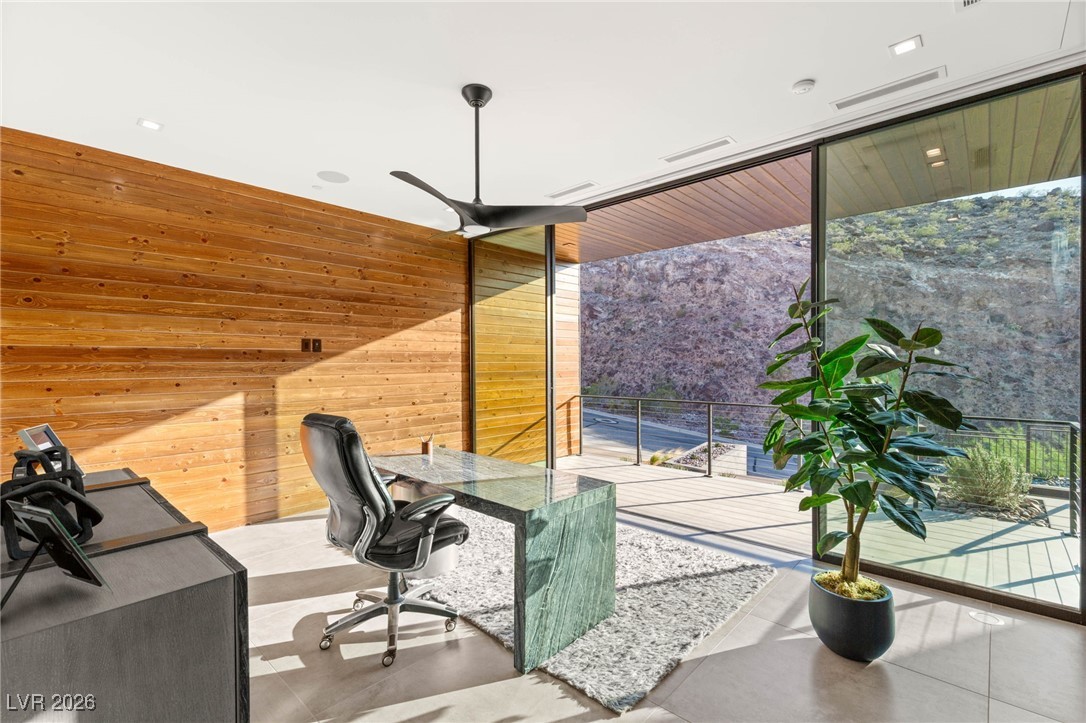 6 Hidden Heights Court