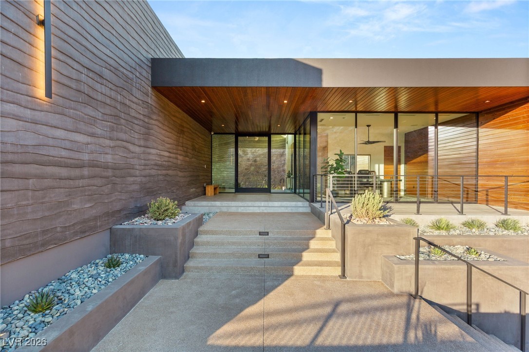 6 Hidden Heights Court