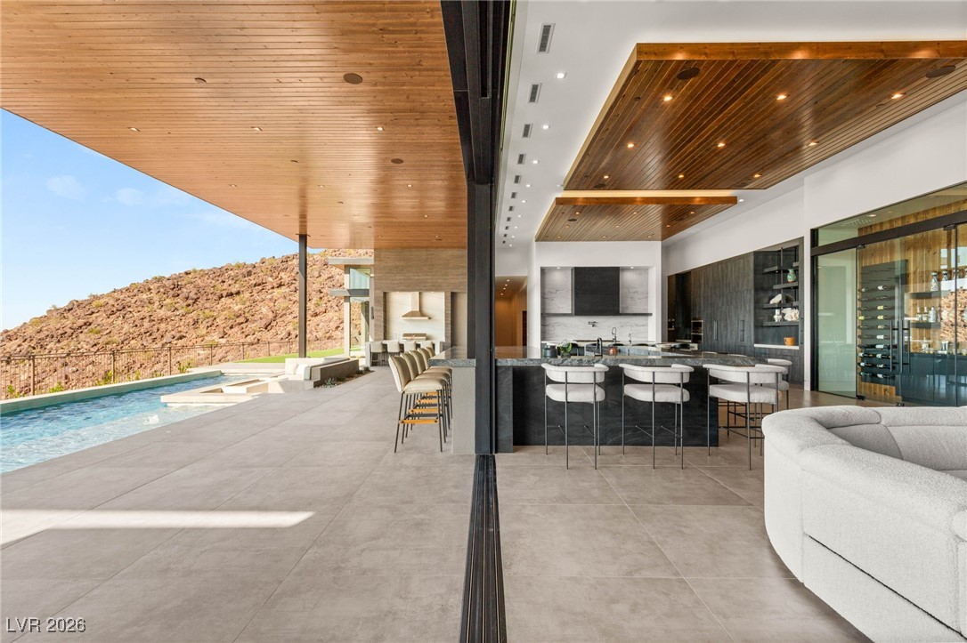 6 Hidden Heights Court