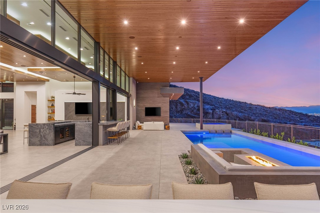 6 Hidden Heights Court