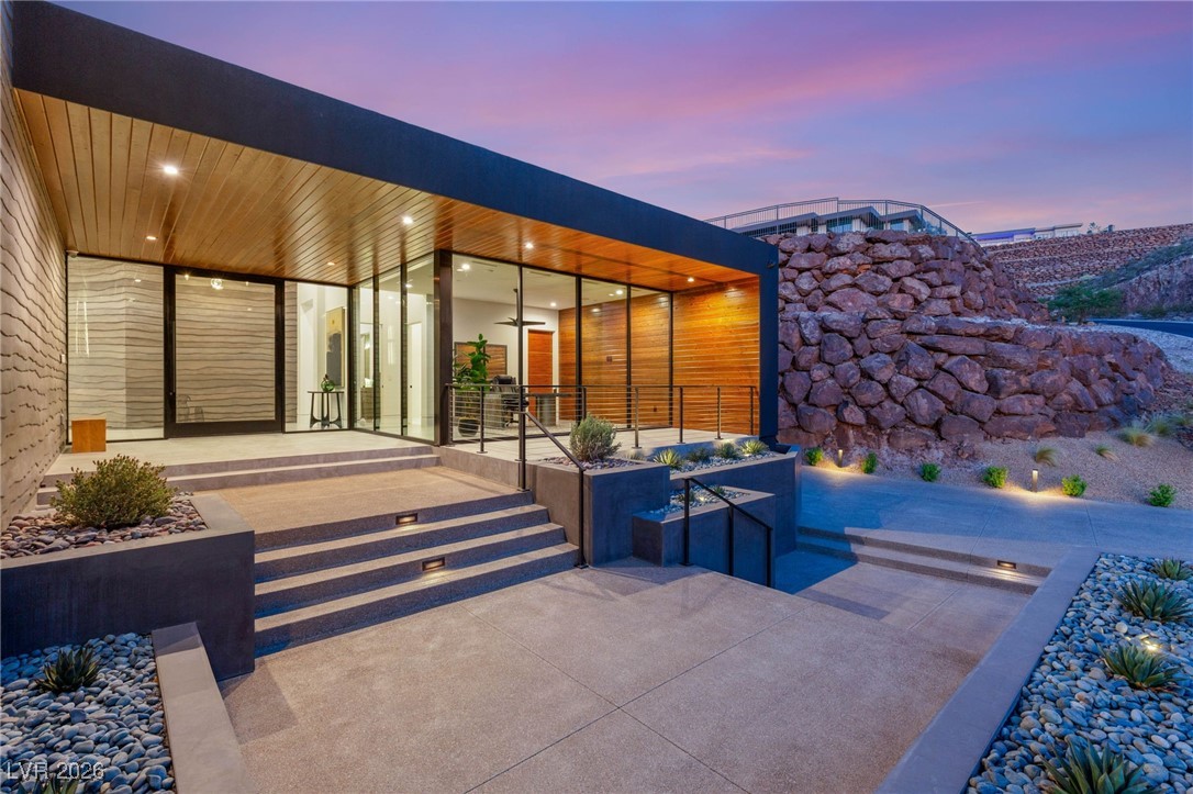 6 Hidden Heights Court