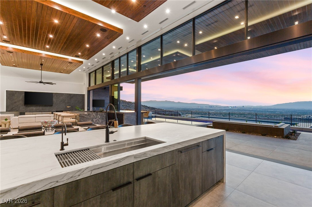 6 Hidden Heights Court