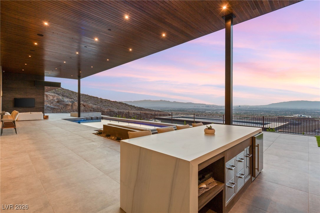 6 Hidden Heights Court