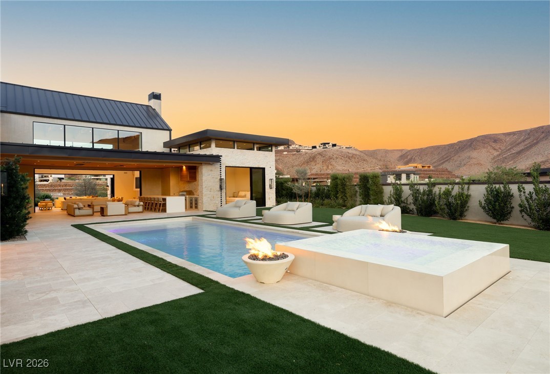 23 Sanctuary Peak Court