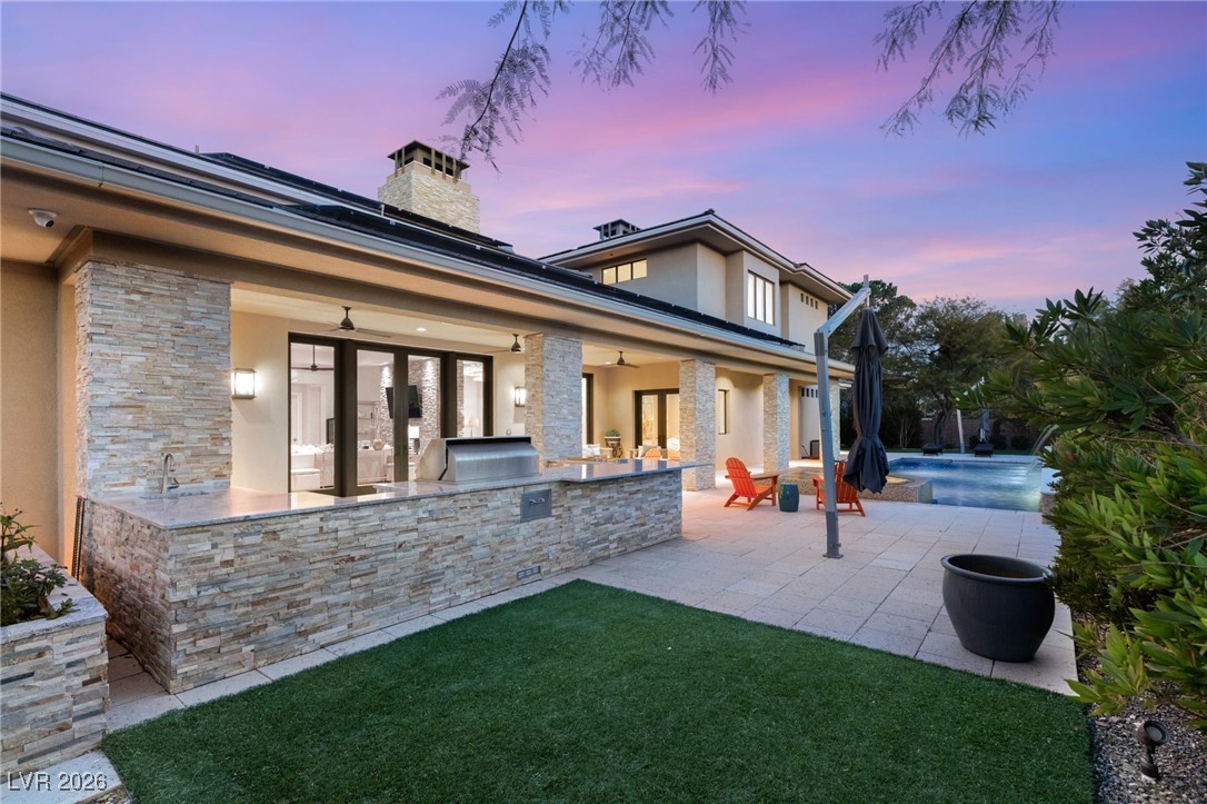 11 Misty Peaks Court