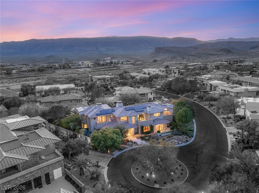 11 Misty Peaks Court