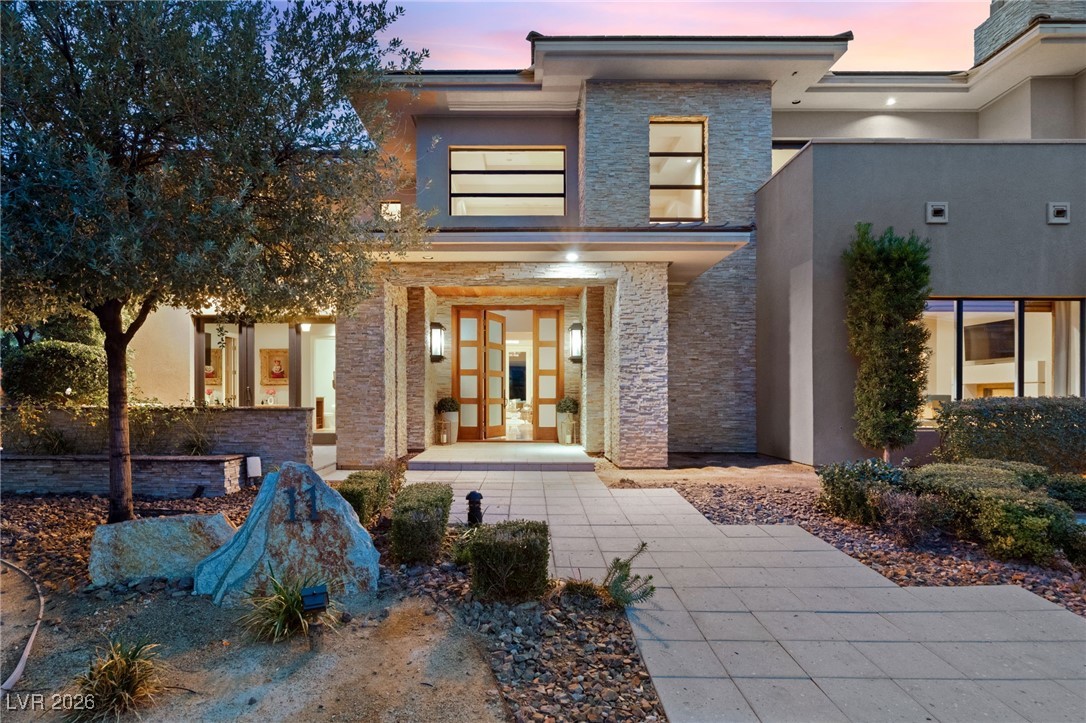 11 Misty Peaks Court