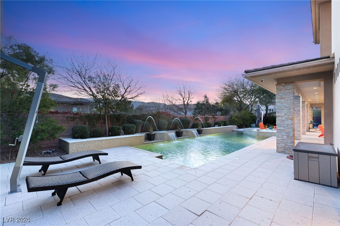 11 Misty Peaks Court