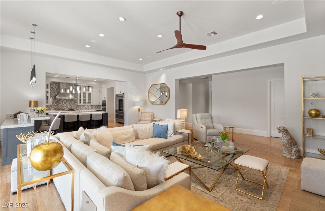 11 Misty Peaks Court