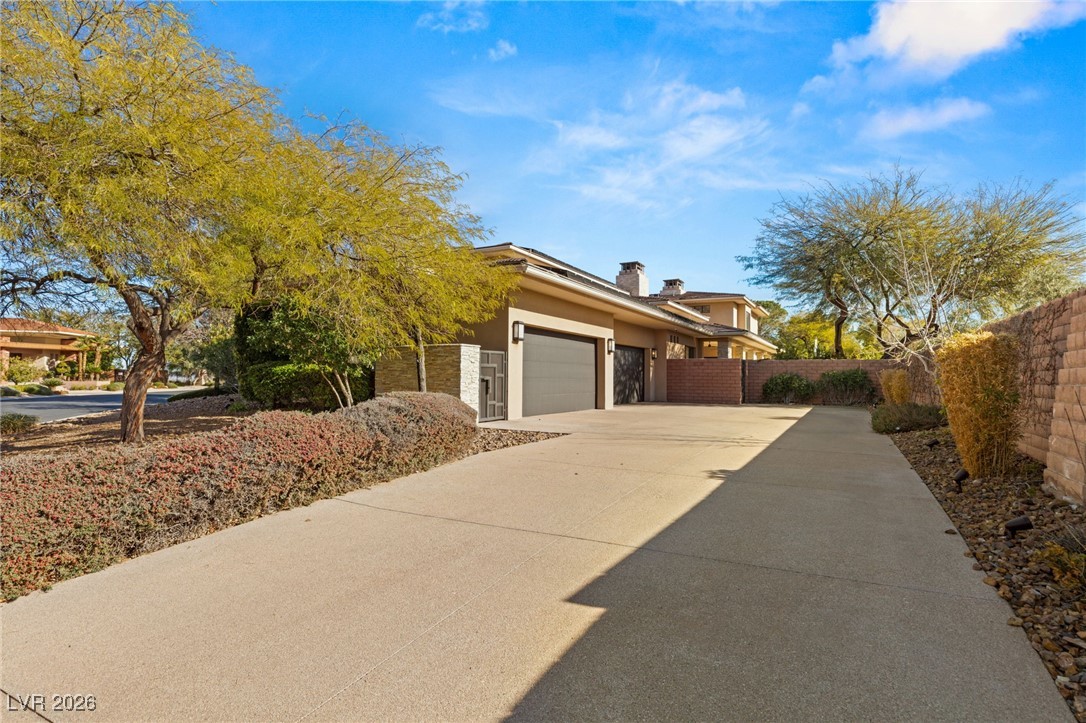 11 Misty Peaks Court