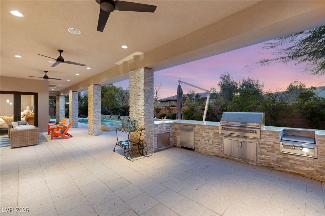 11 Misty Peaks Court