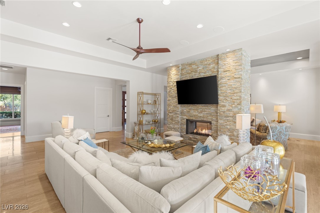 11 Misty Peaks Court