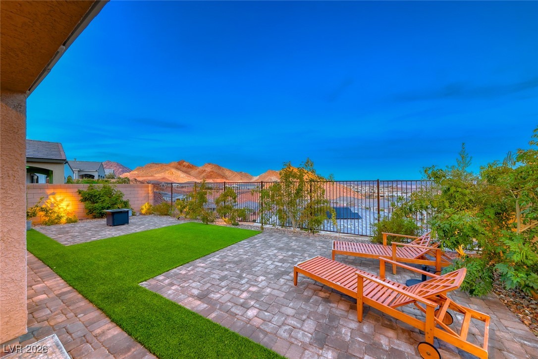 32 Tatahatso Point Street