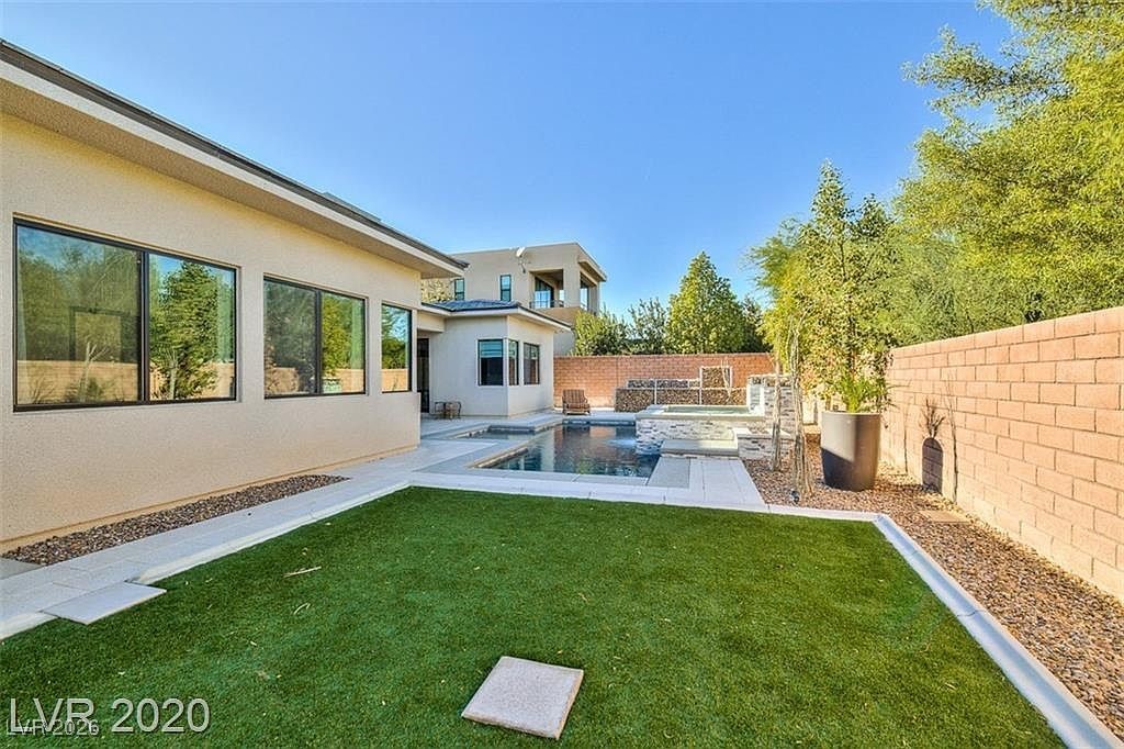54 Coralwood Drive