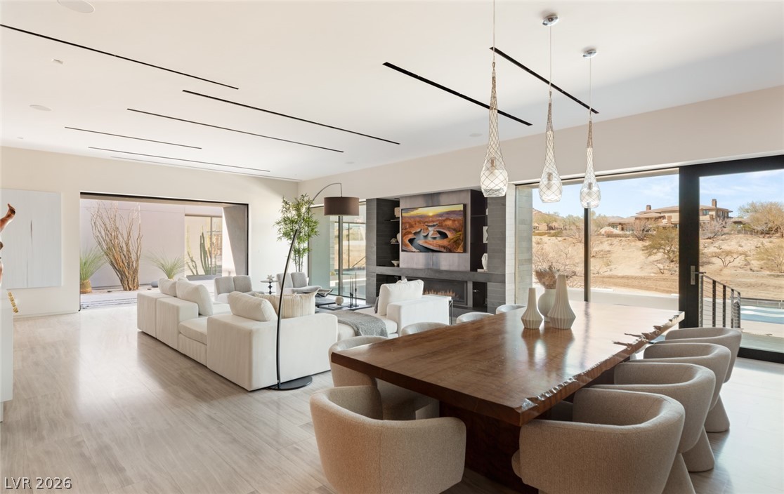 20 Soaring Bird Court