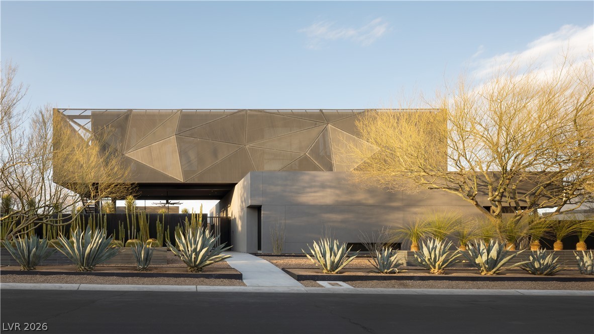 20 Soaring Bird Court