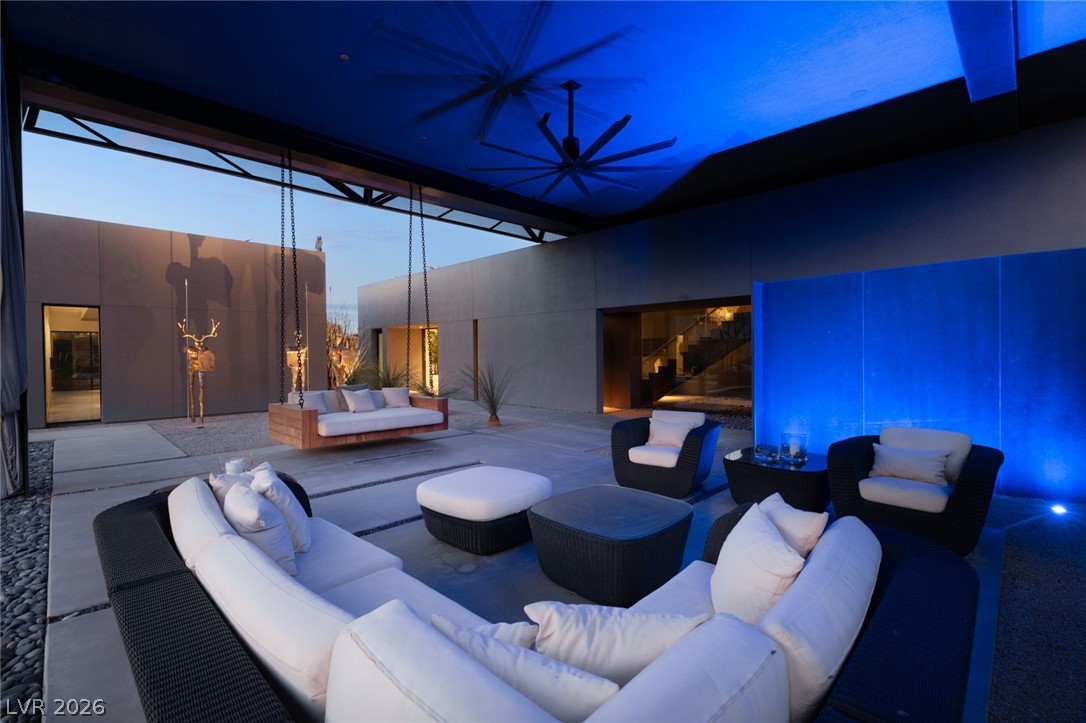 20 Soaring Bird Court
