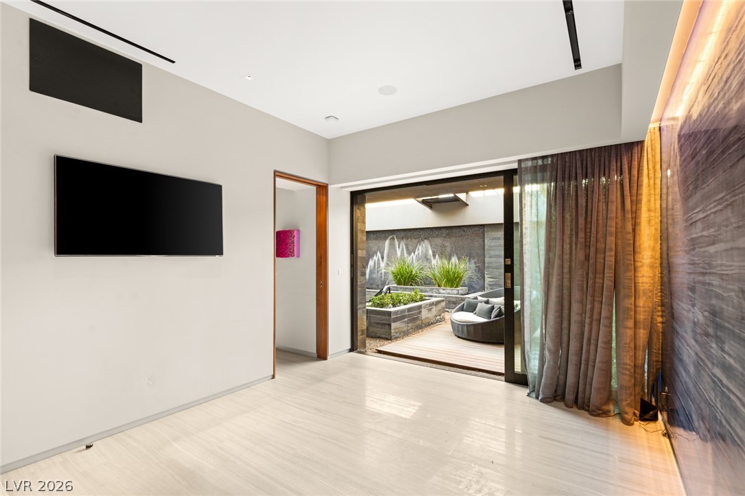 20 Soaring Bird Court