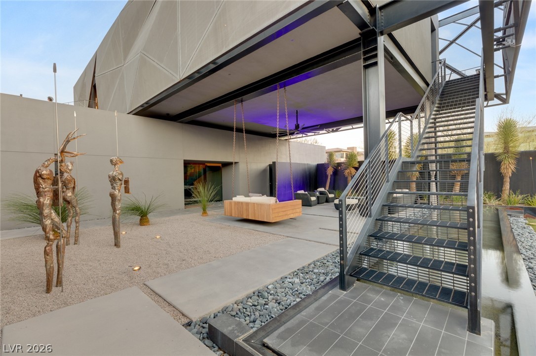 20 Soaring Bird Court