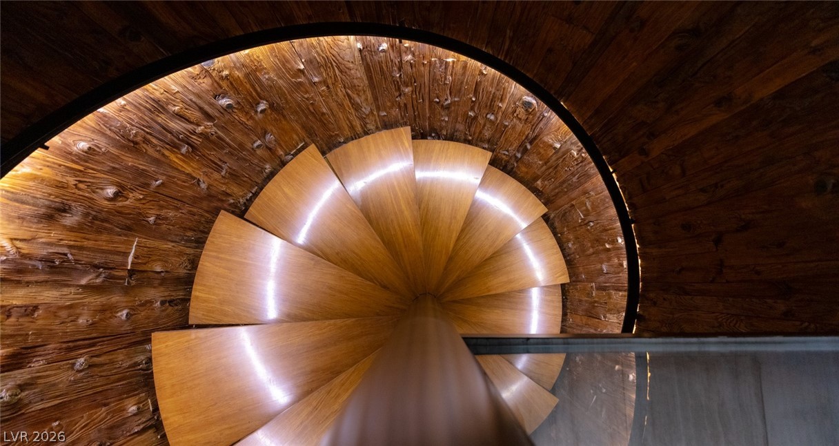 20 Soaring Bird Court