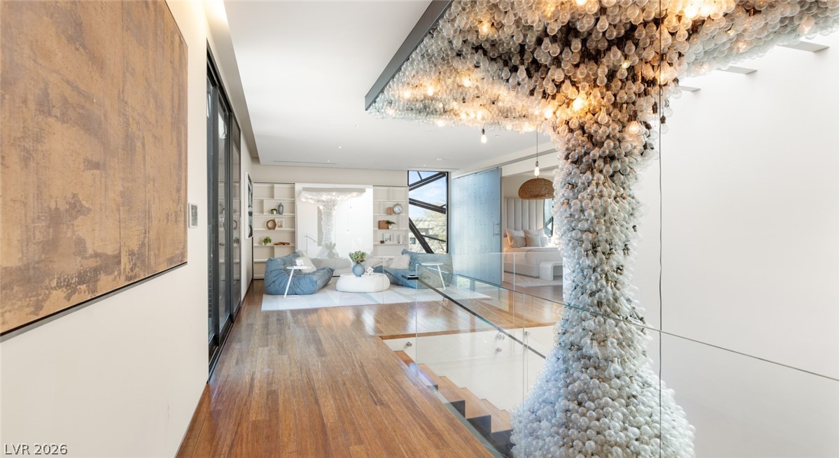 20 Soaring Bird Court