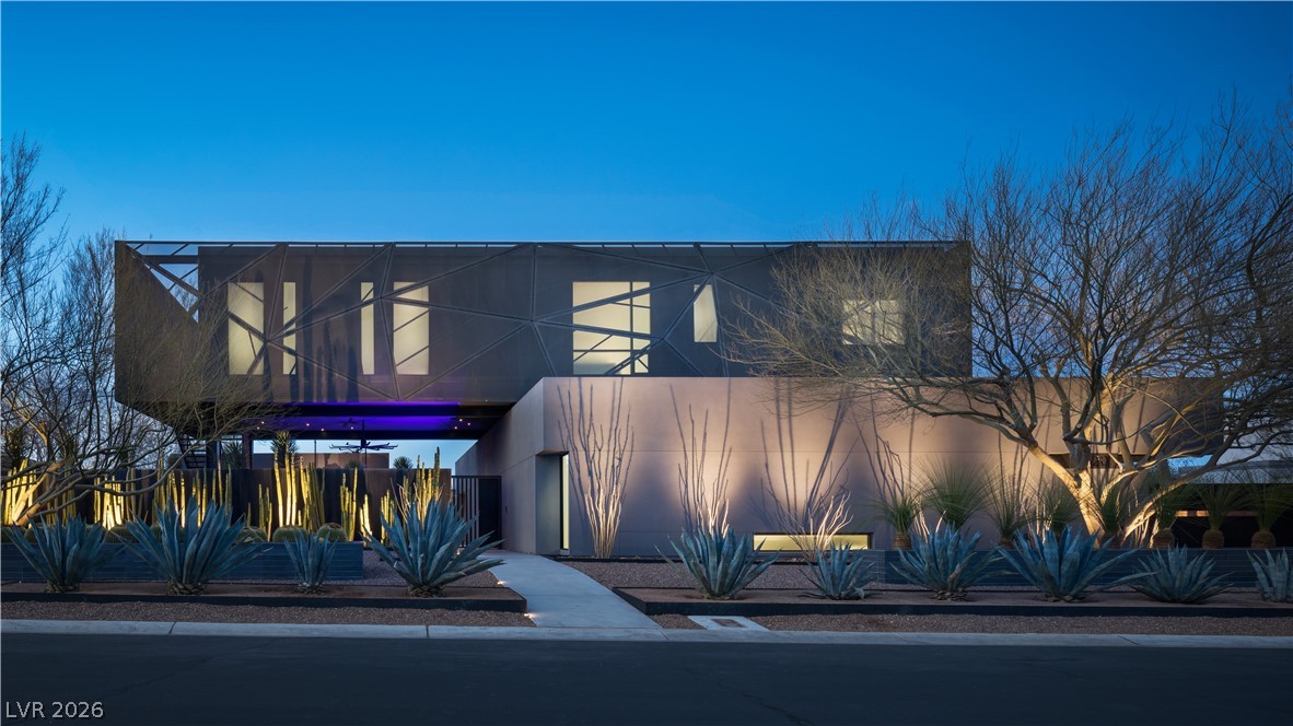 20 Soaring Bird Court