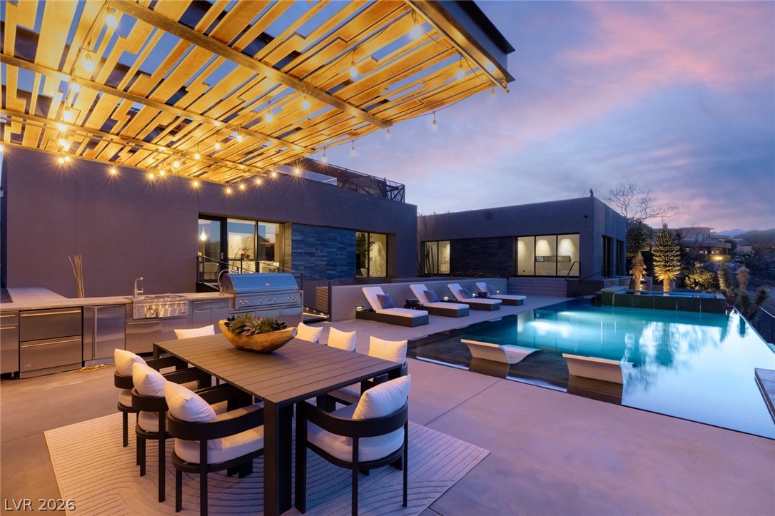20 Soaring Bird Court