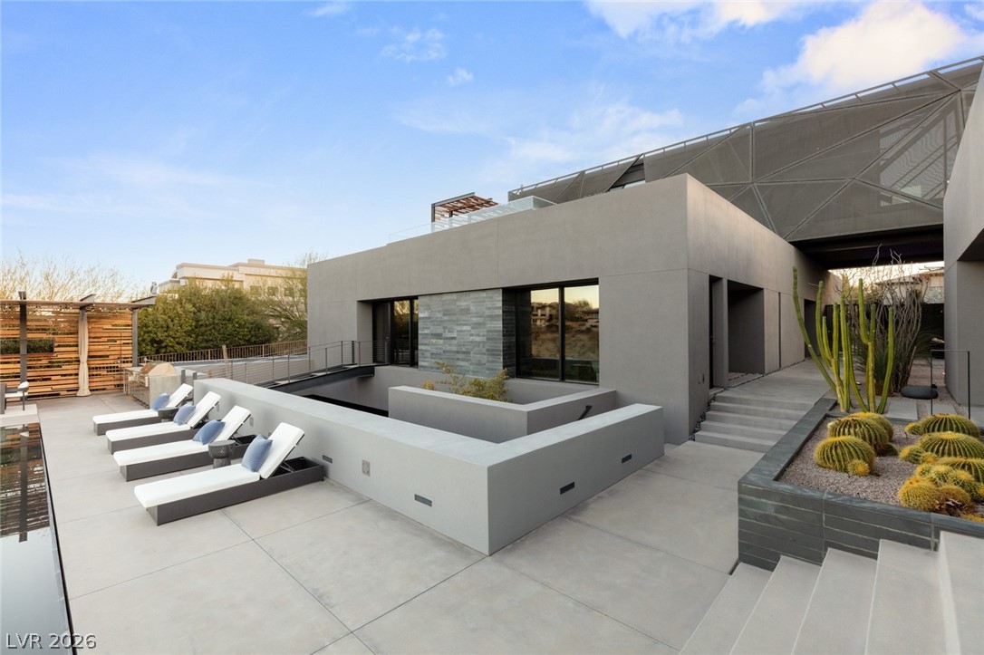 20 Soaring Bird Court