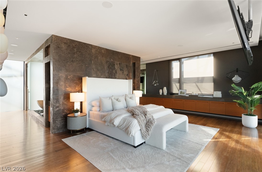 20 Soaring Bird Court