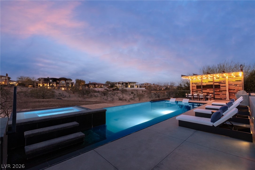 20 Soaring Bird Court