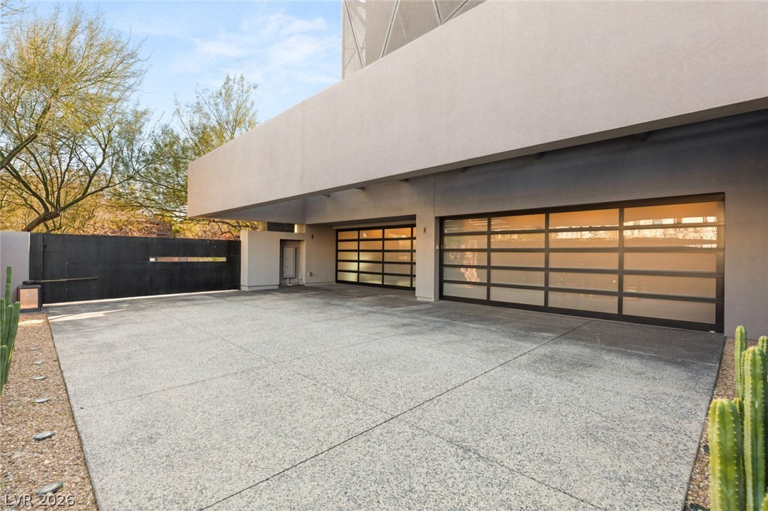 20 Soaring Bird Court