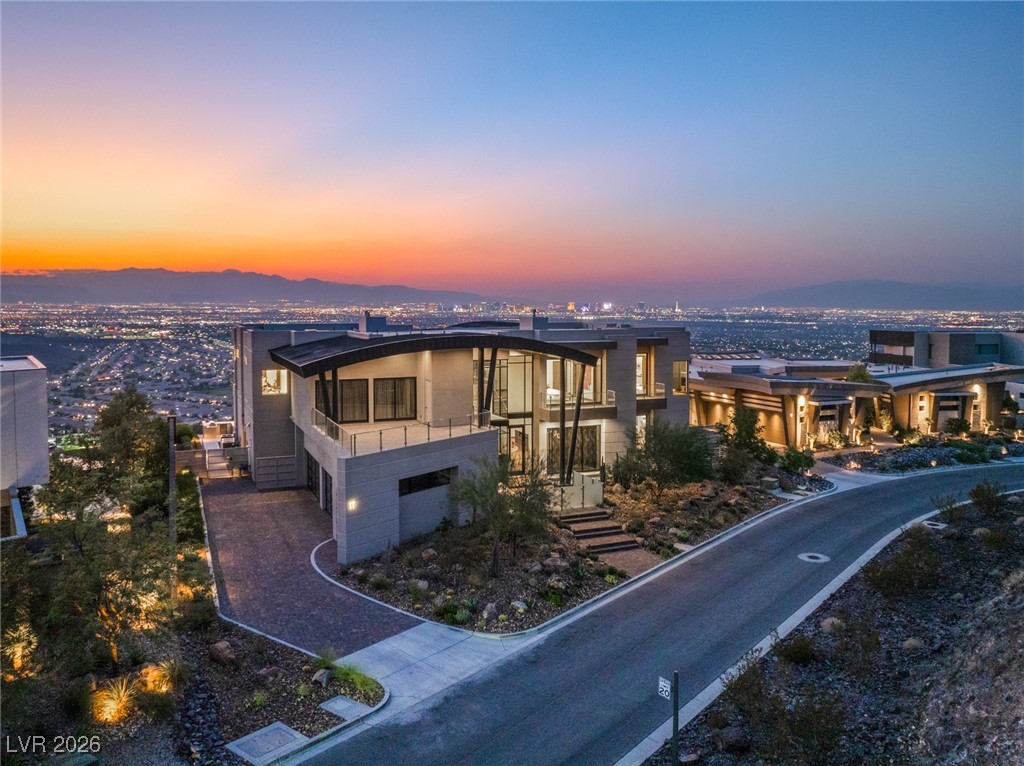 11 Rockstream Drive