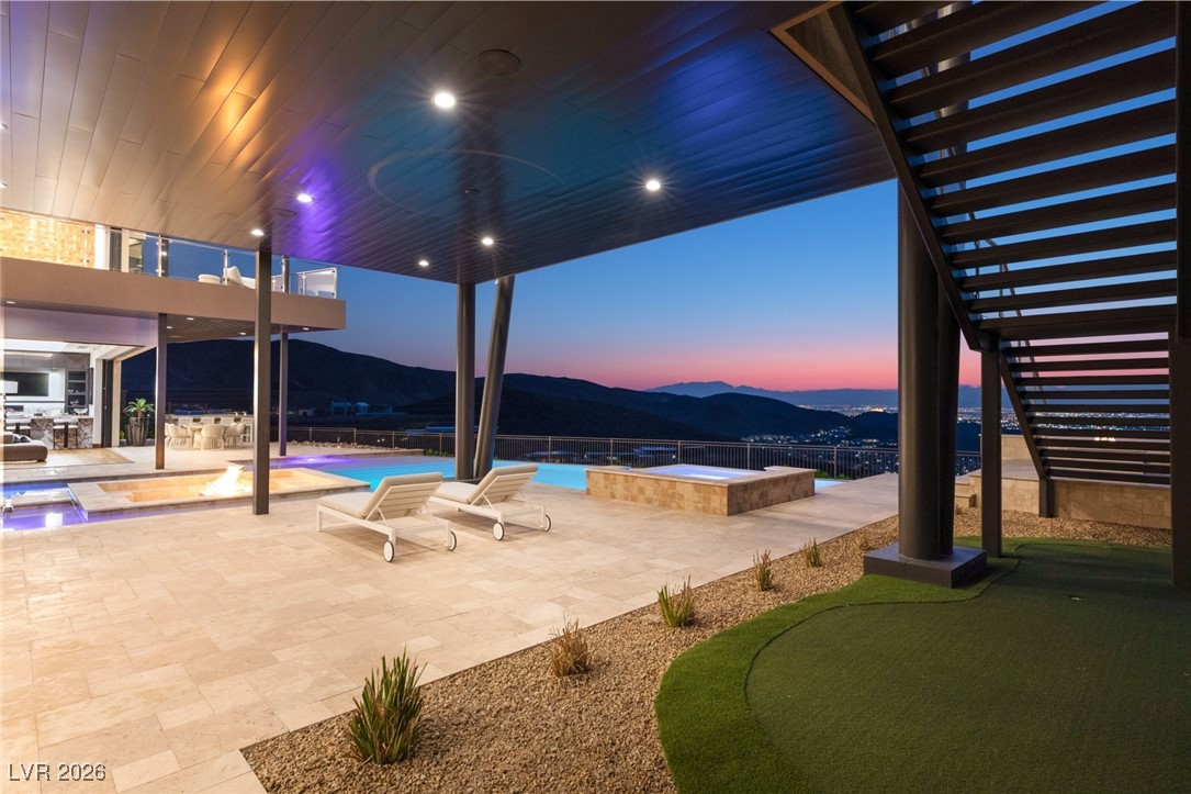11 Rockstream Drive