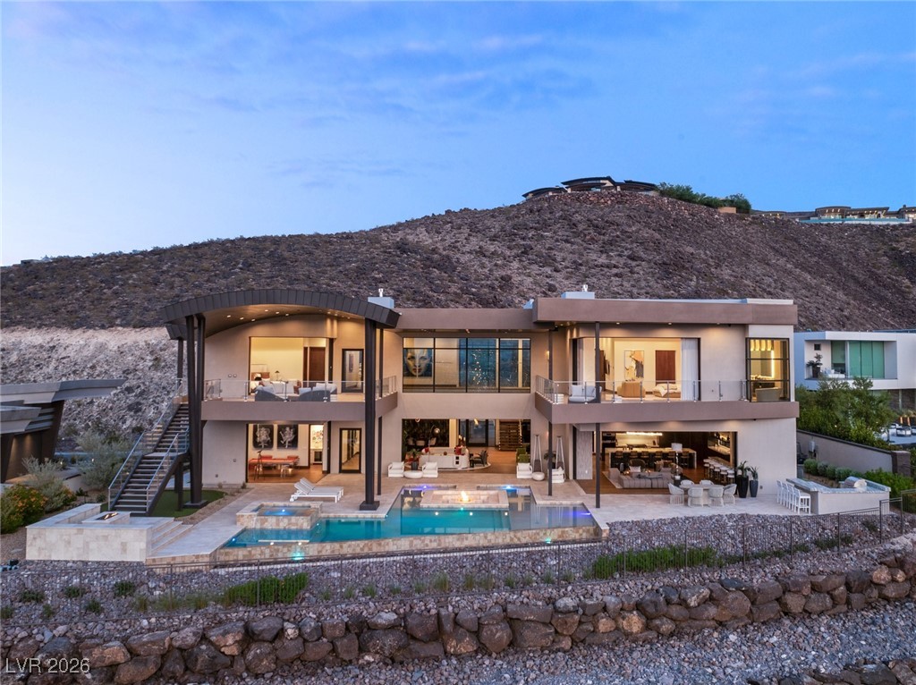 11 Rockstream Drive