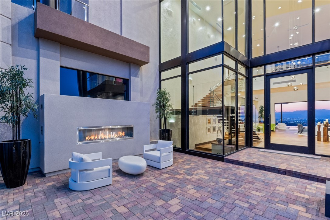 11 Rockstream Drive