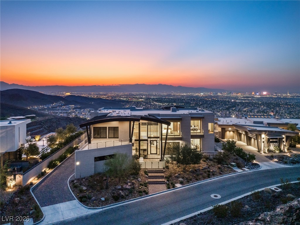 11 Rockstream Drive