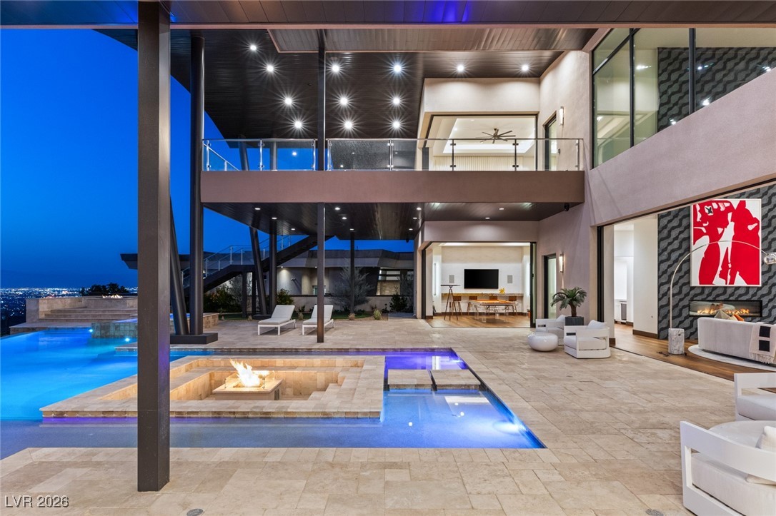 11 Rockstream Drive