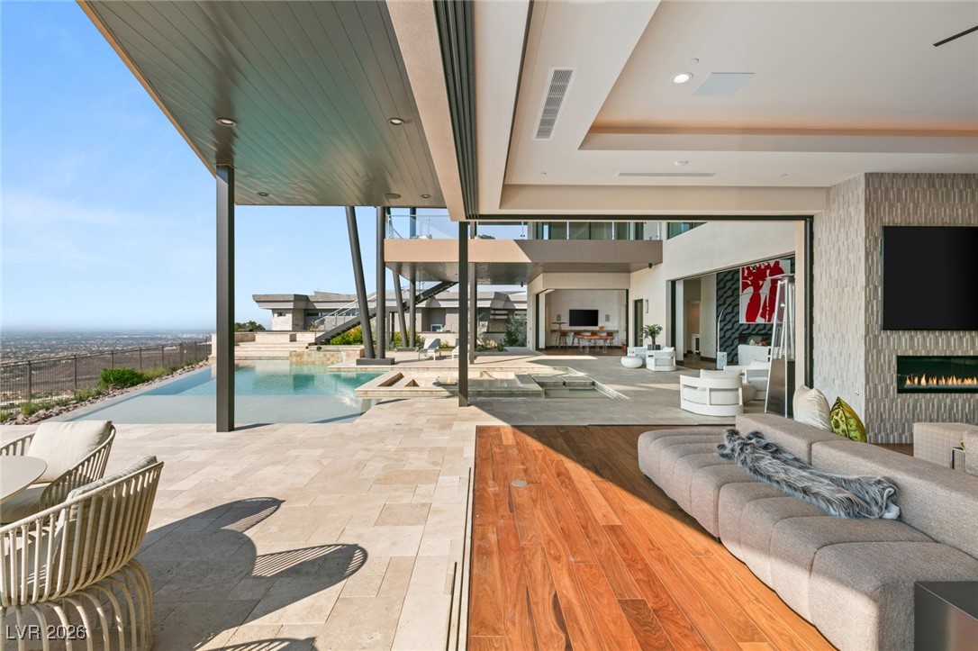 11 Rockstream Drive