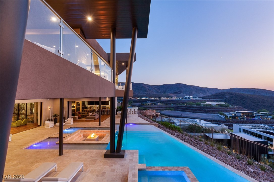 11 Rockstream Drive
