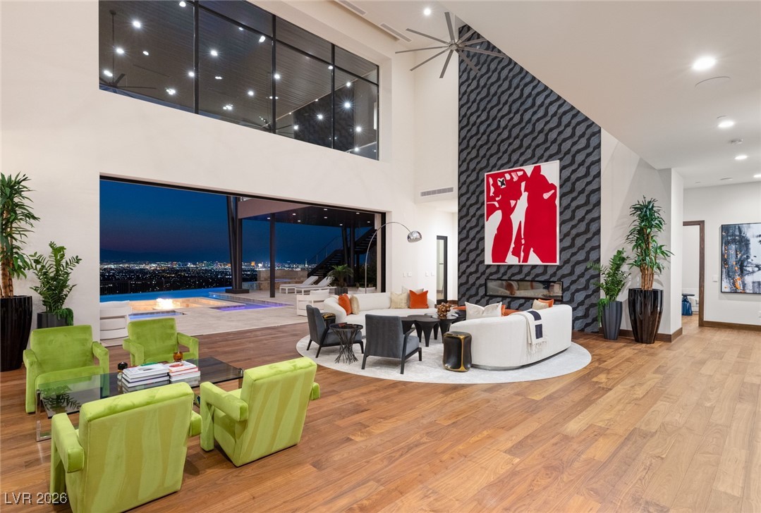 11 Rockstream Drive