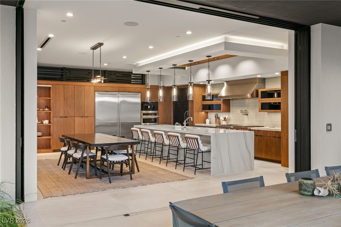 6 Vista Crescent Court