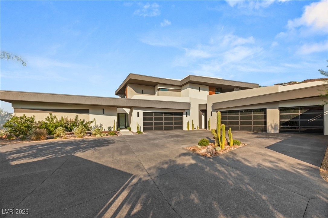 6 Vista Crescent Court