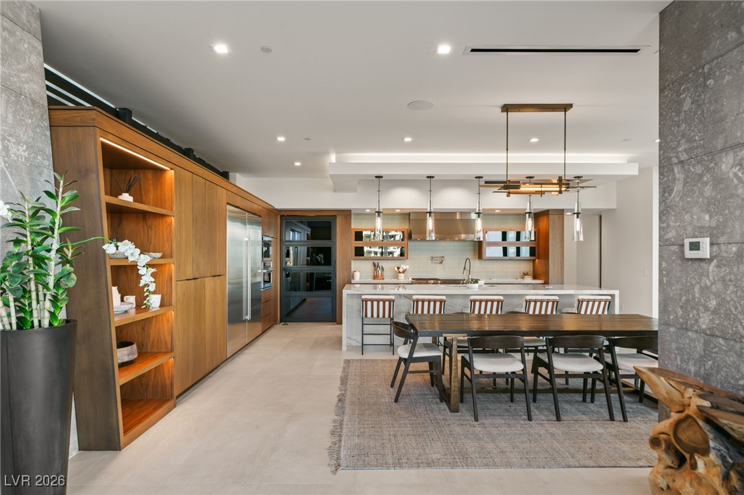 6 Vista Crescent Court