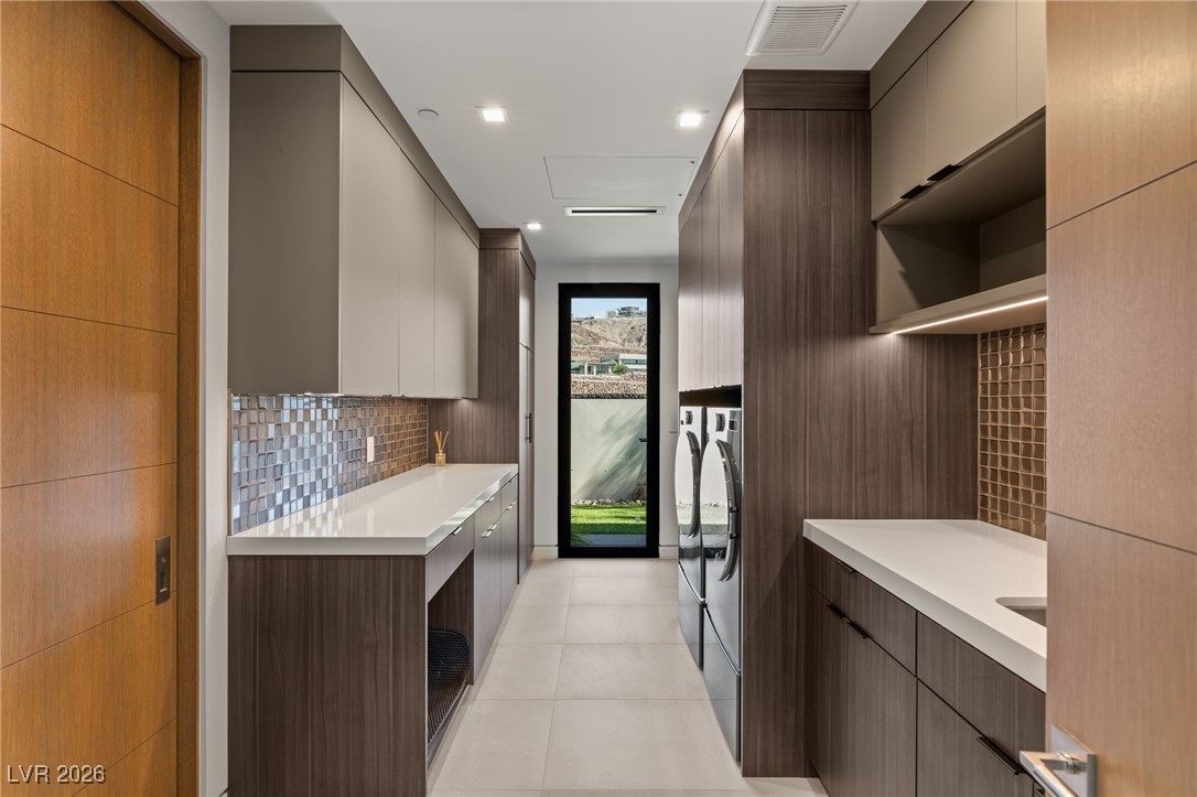 6 Vista Crescent Court