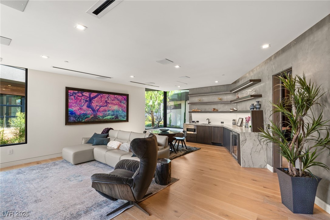 6 Vista Crescent Court