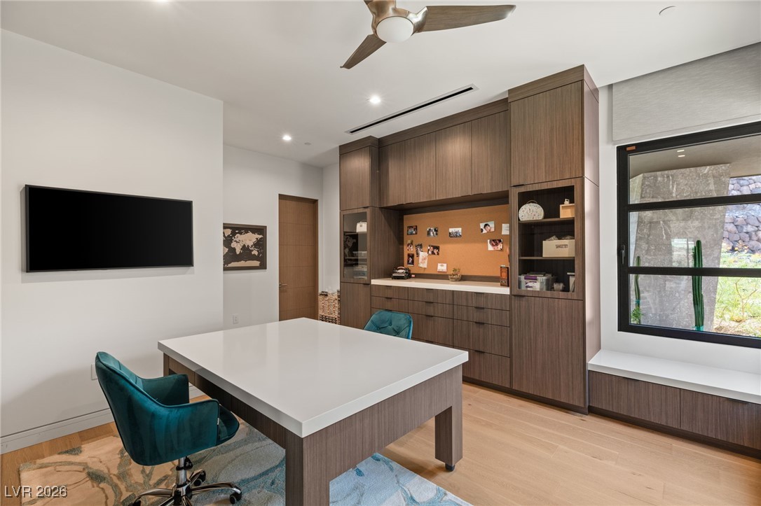 6 Vista Crescent Court